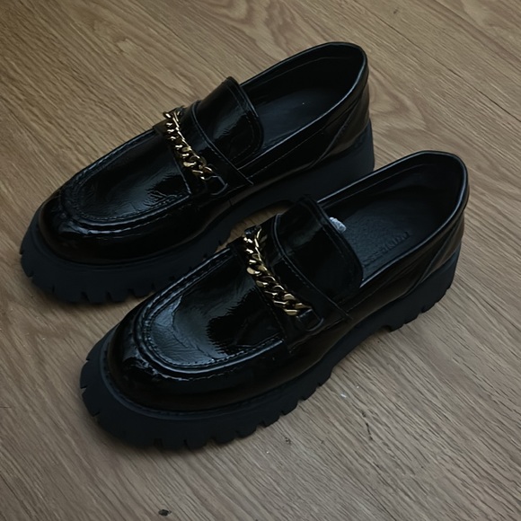 I both them on princess Polly I got a size 5 black I got the wrong size - Picture 4 of 4